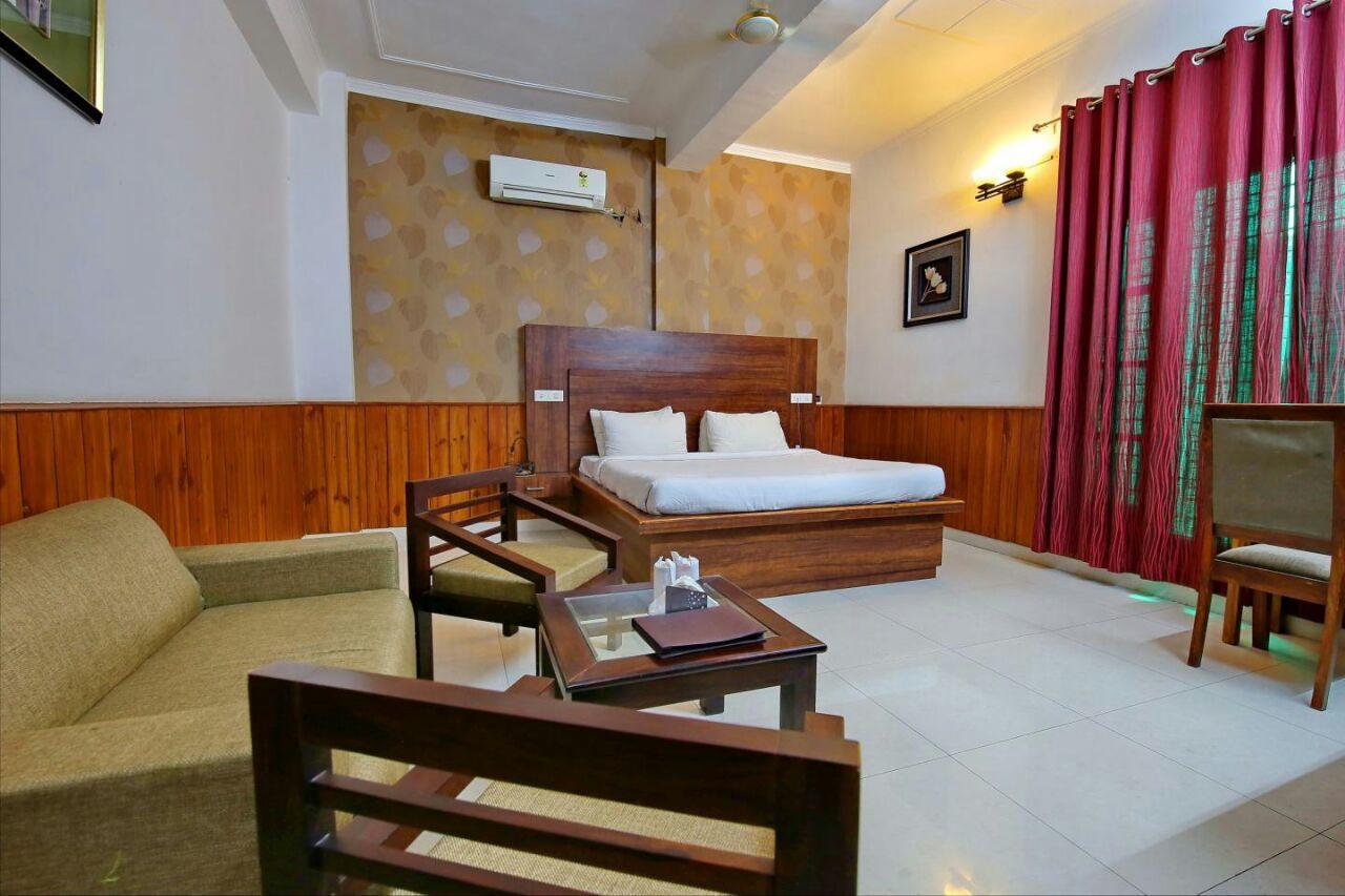 Red Apple Hotel Sangrur Esterno foto